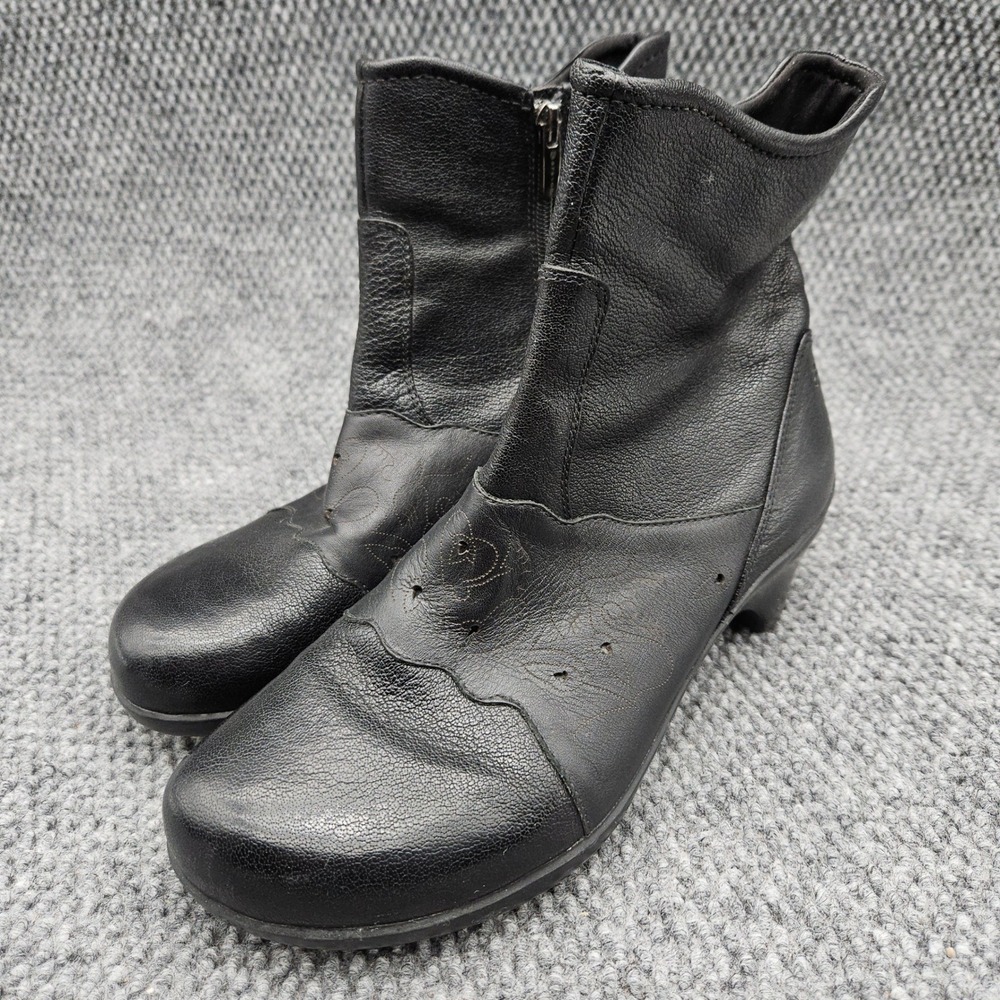 Aravon Women's 9.5 Black Leather Ankle Boots Low Heel Comfort Zipper Embroidered